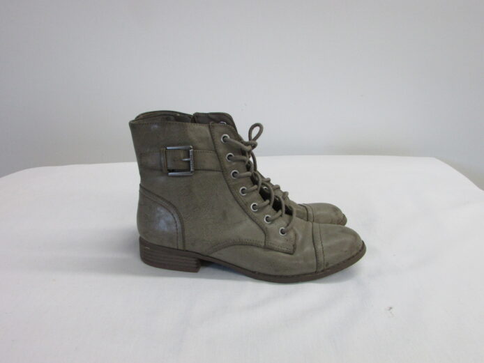 G by Guess Ankle Boot Size 7.5 - Image 3