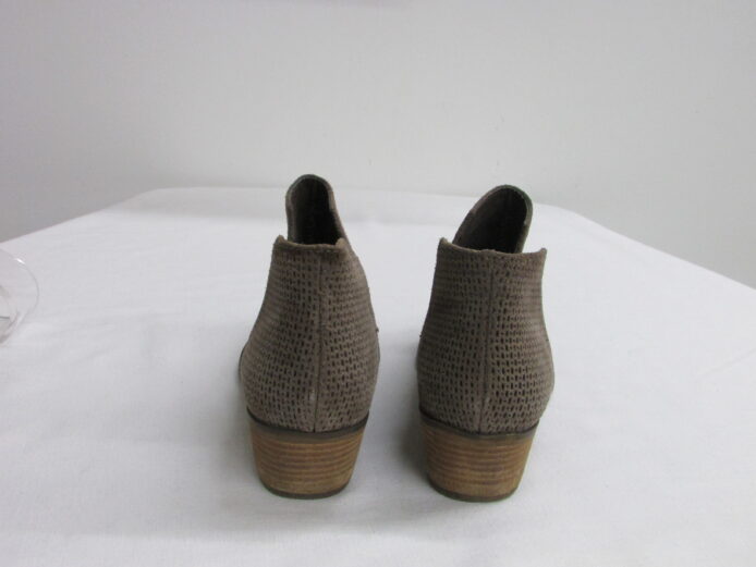 Crown Vintage Textured Ankle Boot Size 7 - Image 3