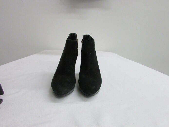 Bandolino  Ankle Boot Size 7 - Image 2