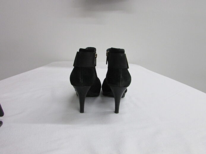 Bandolino  Ankle Boot Size 7 - Image 3