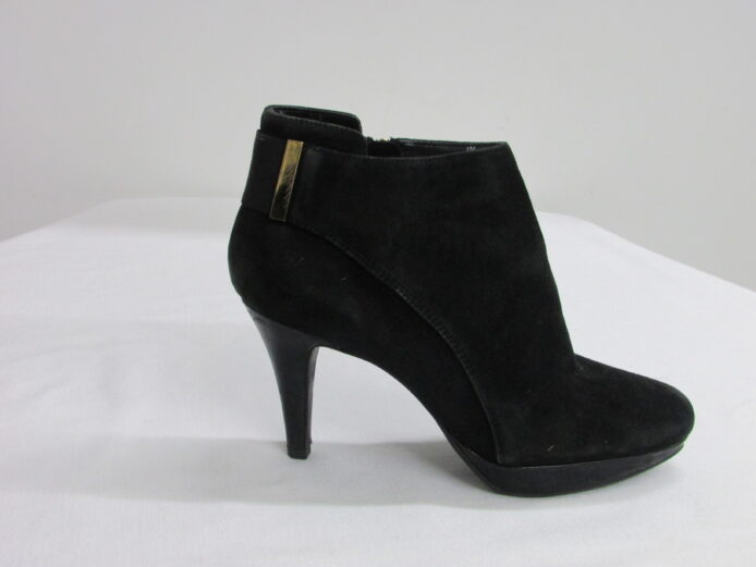 Bandolino  Ankle Boot Size 7 - Image 4