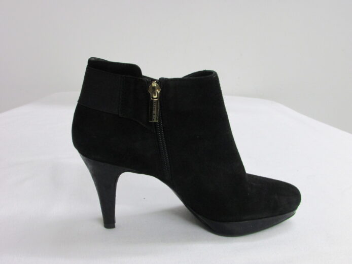 Bandolino  Ankle Boot Size 7 - Image 6