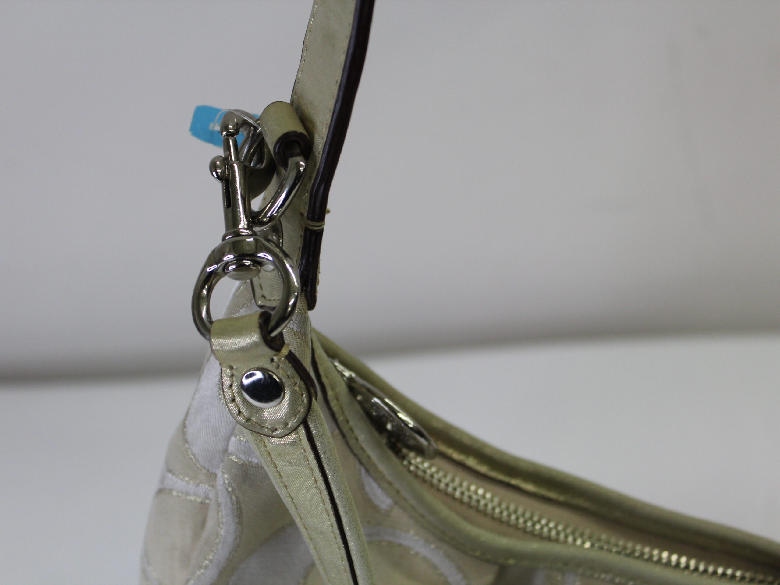 Coach Vintage Cream Shoulder Bag - Image 3