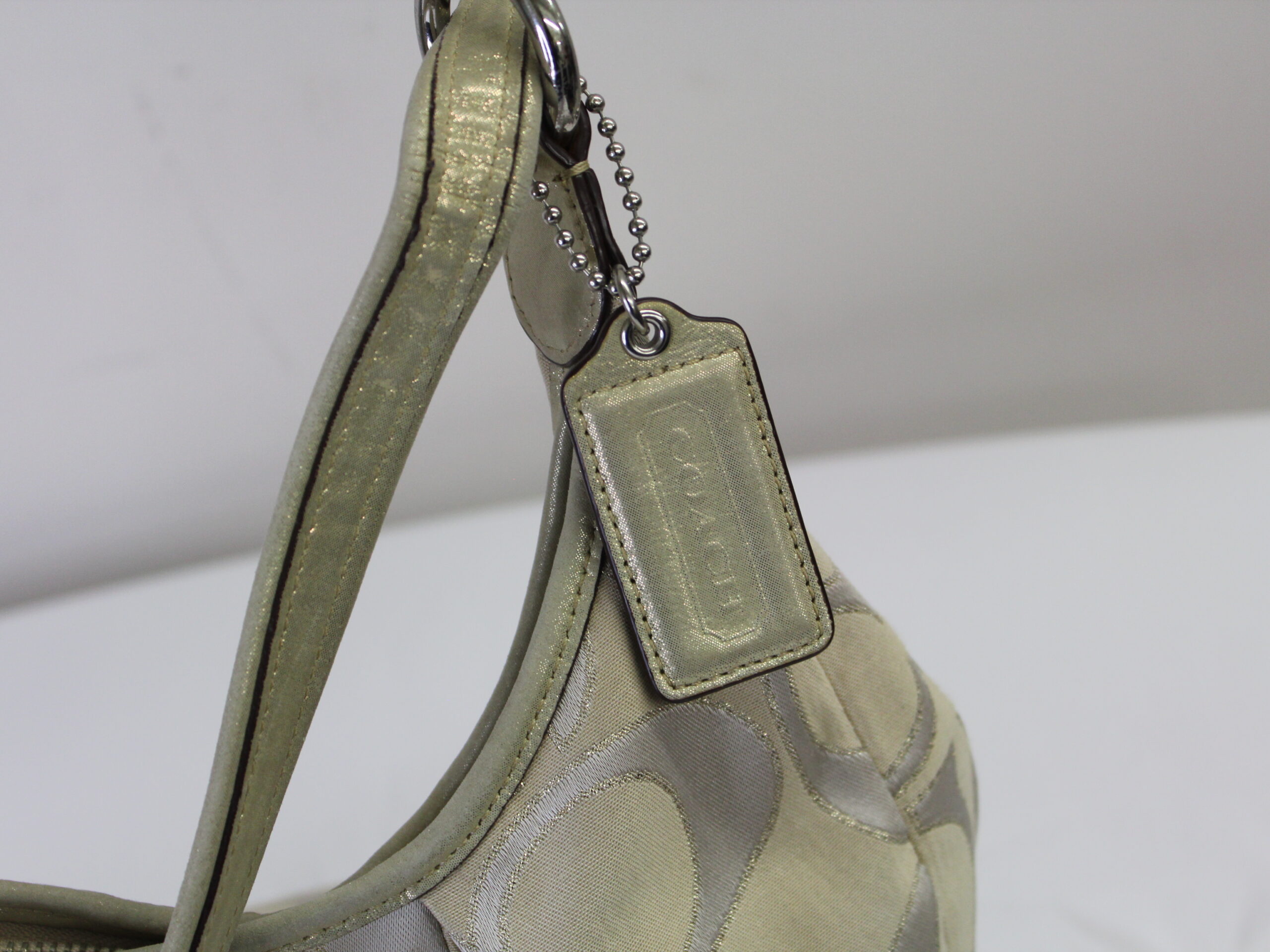 Coach Vintage Cream Shoulder Bag - Image 4