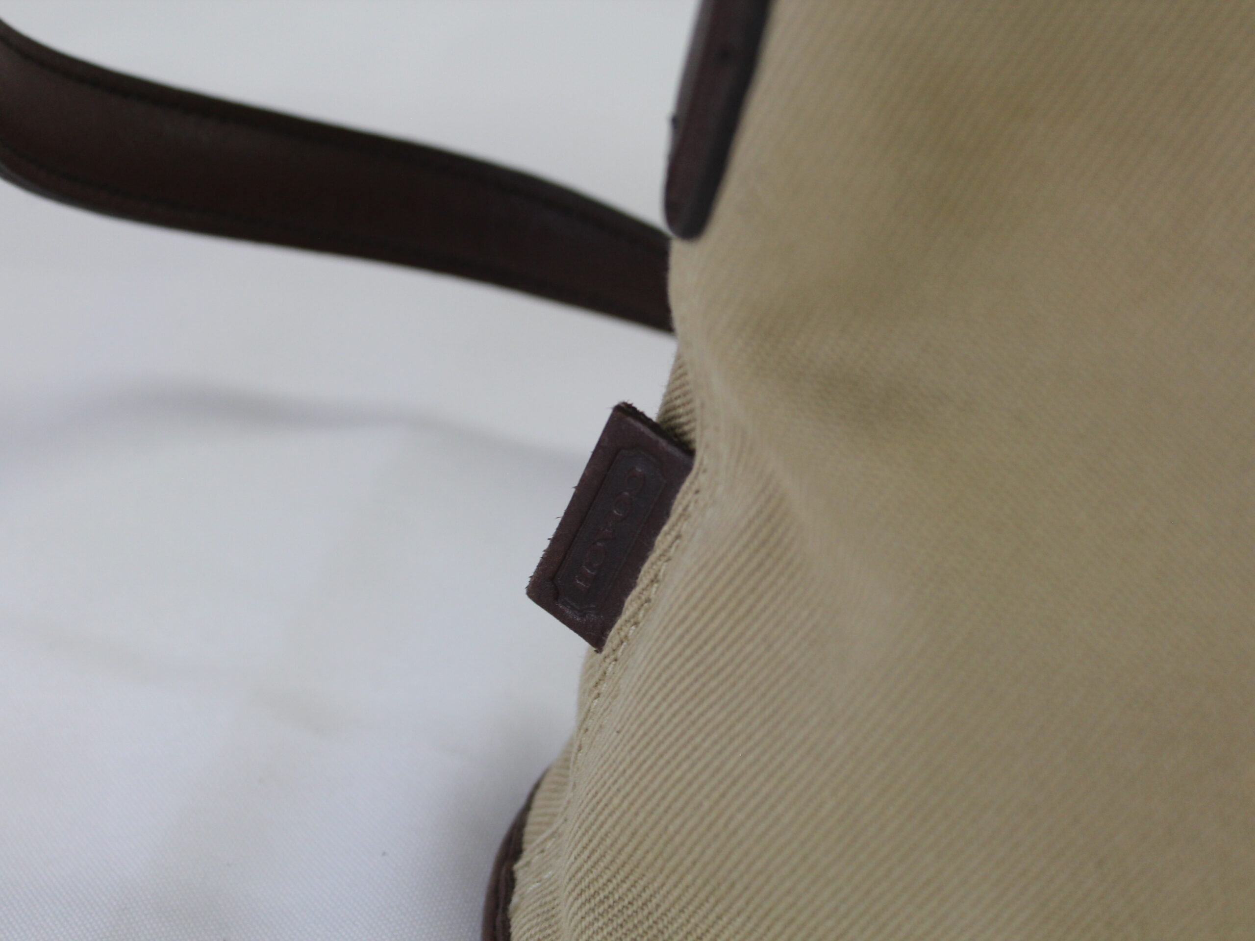 Coach Vintage Tan Shoulder Bag - Image 2