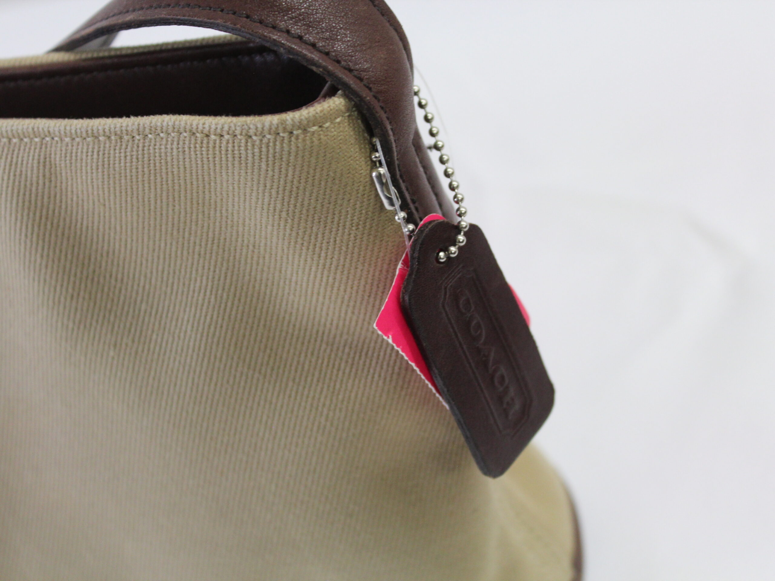 Coach Vintage Tan Shoulder Bag - Image 3