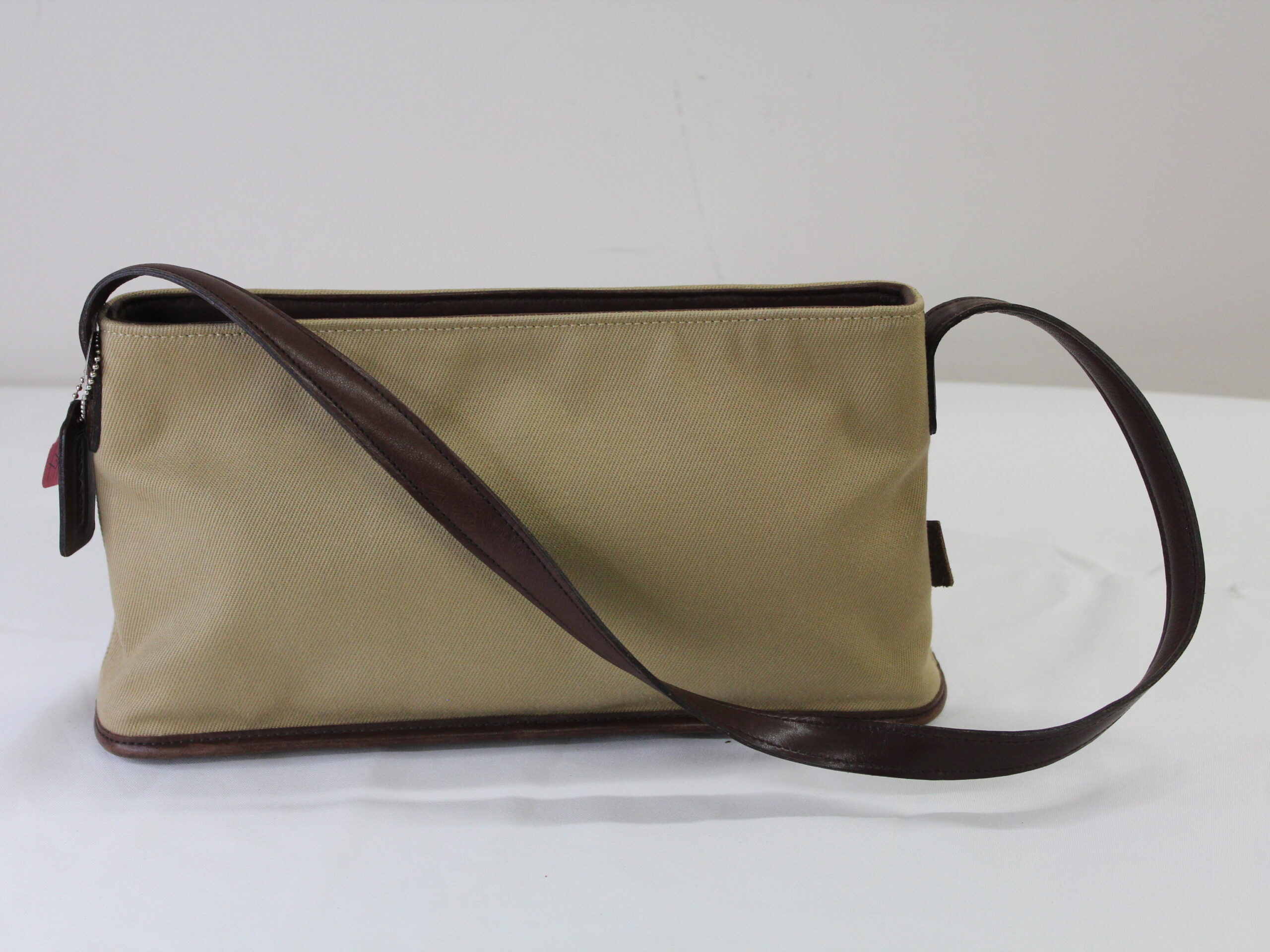 Coach Vintage Tan Shoulder Bag - Image 5
