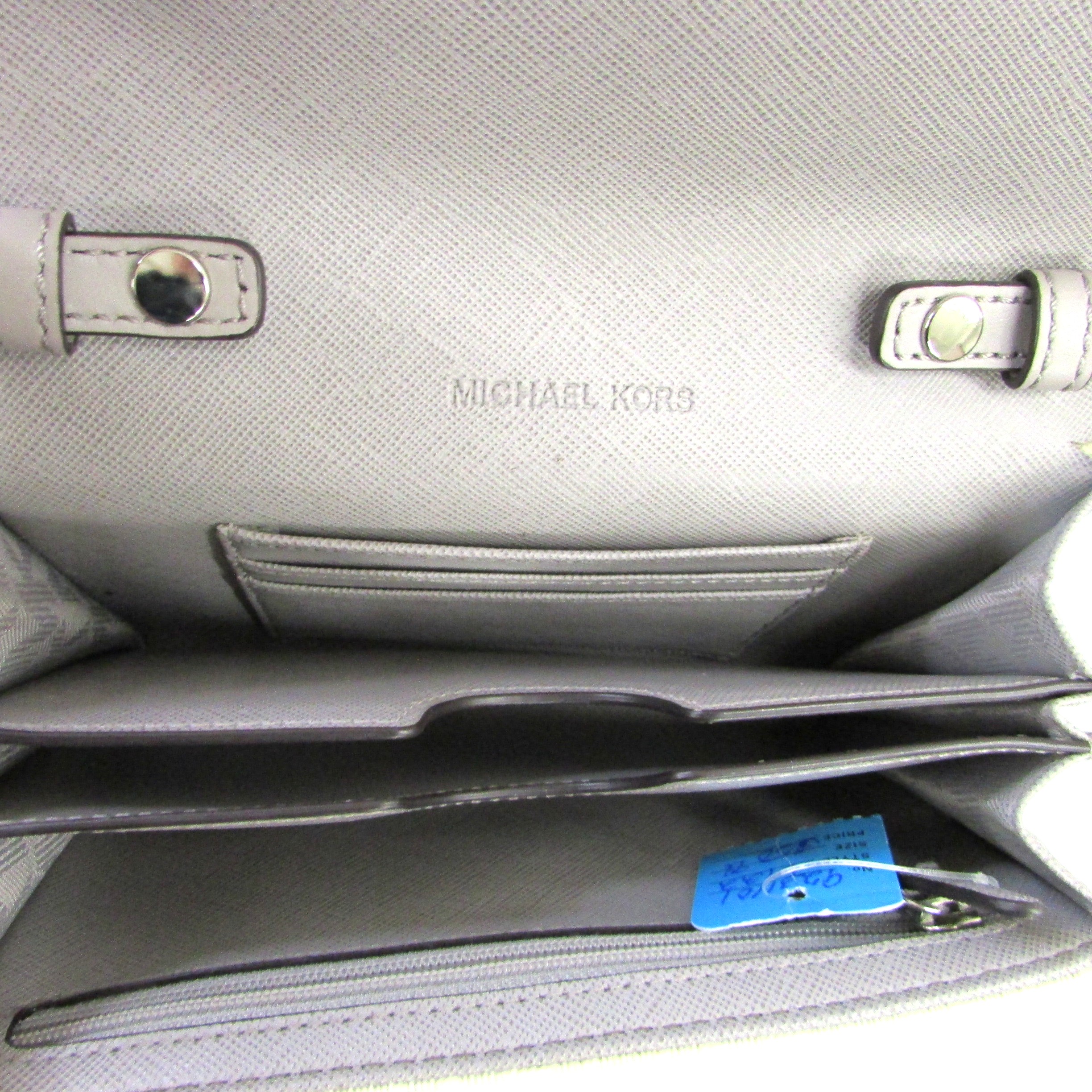 Michael Kors Vintage White Clutch w Strap - Image 2