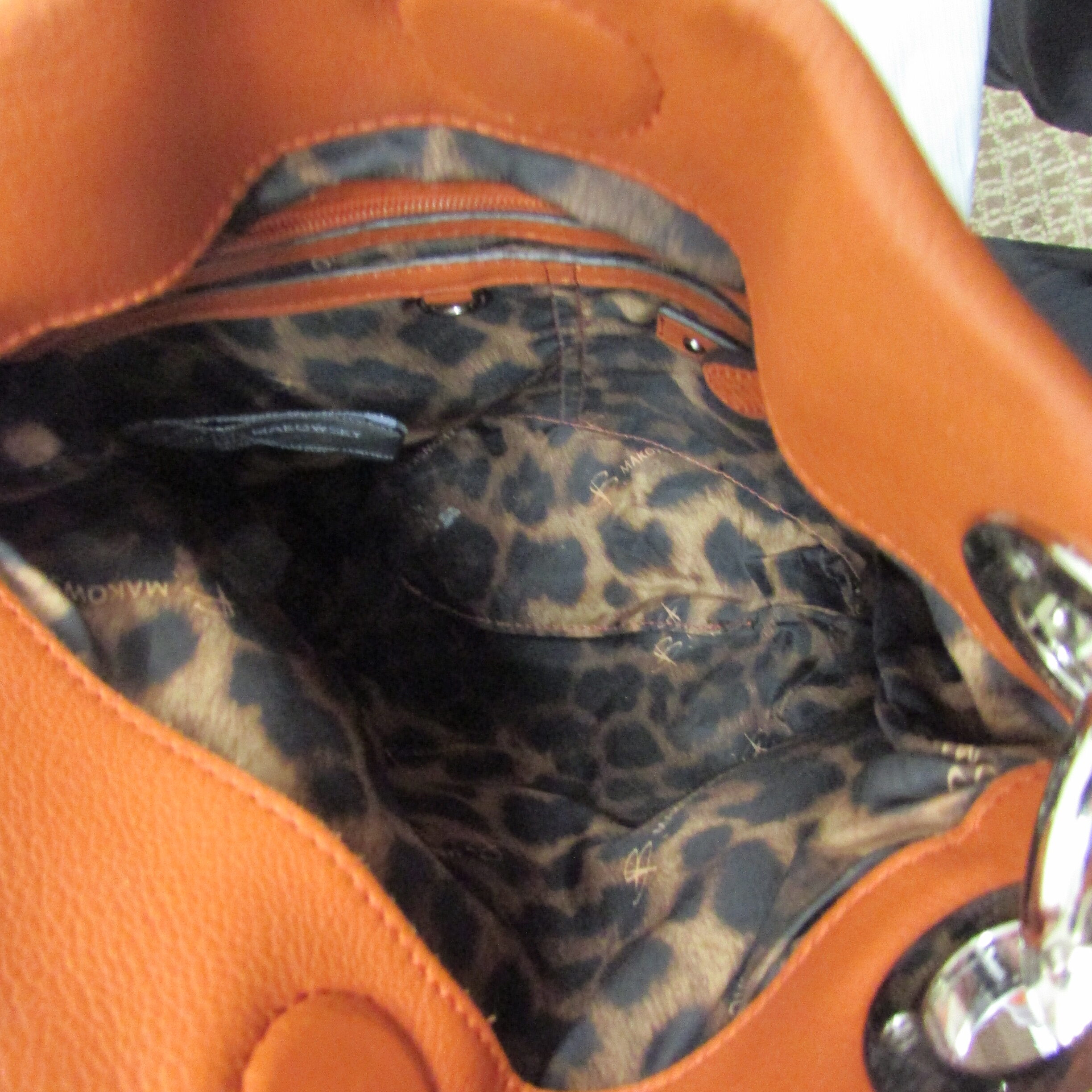 B Makowsky Vintage Leather Brown Crossbody Purse - Image 3