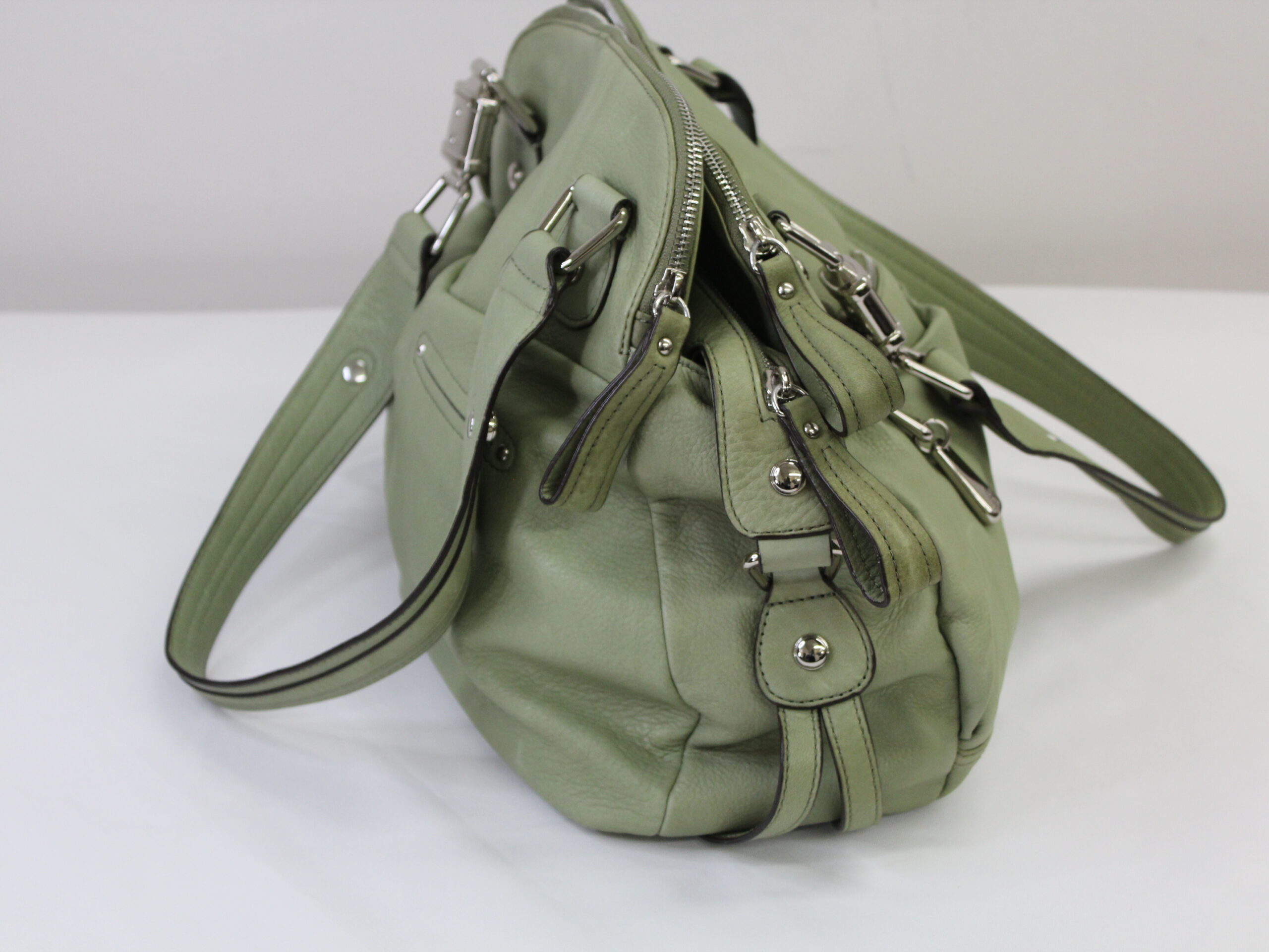 B Makowsky Vintage Green Leather Tote - Image 7