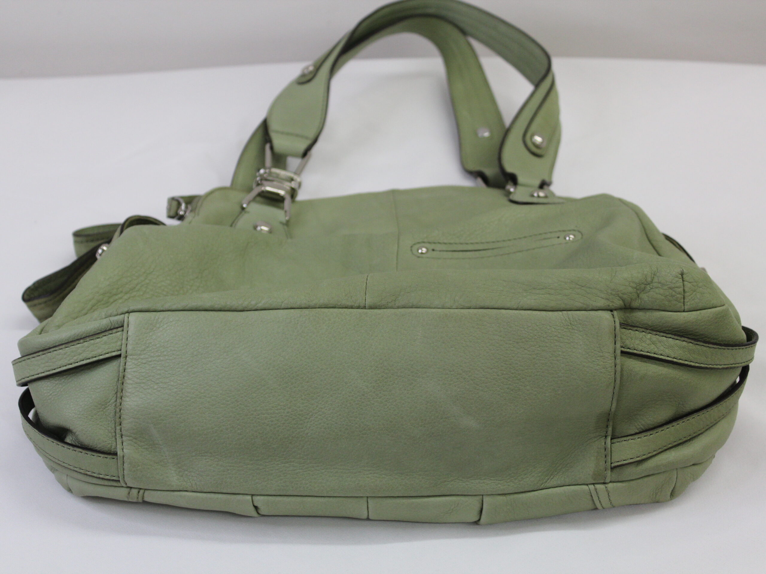 B Makowsky Vintage Green Leather Tote - Image 10