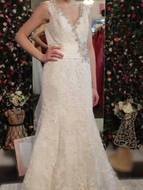 Mori Lee by Madeline Gardner White All Over Lace Jeweled Bridal Gown Size 8