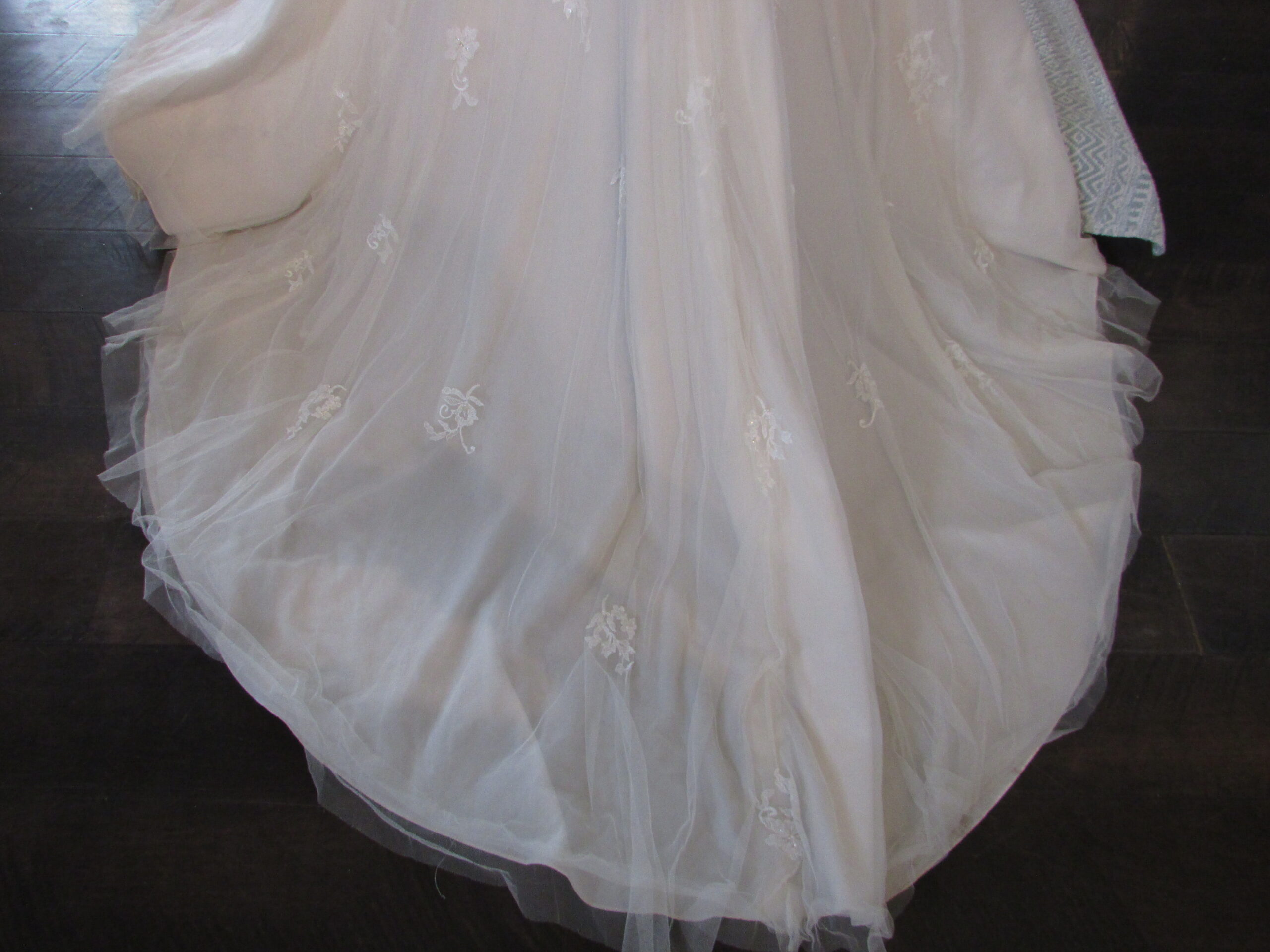 Stella York Spaghetti-strap Bridal Gown Size 10 - Image 4