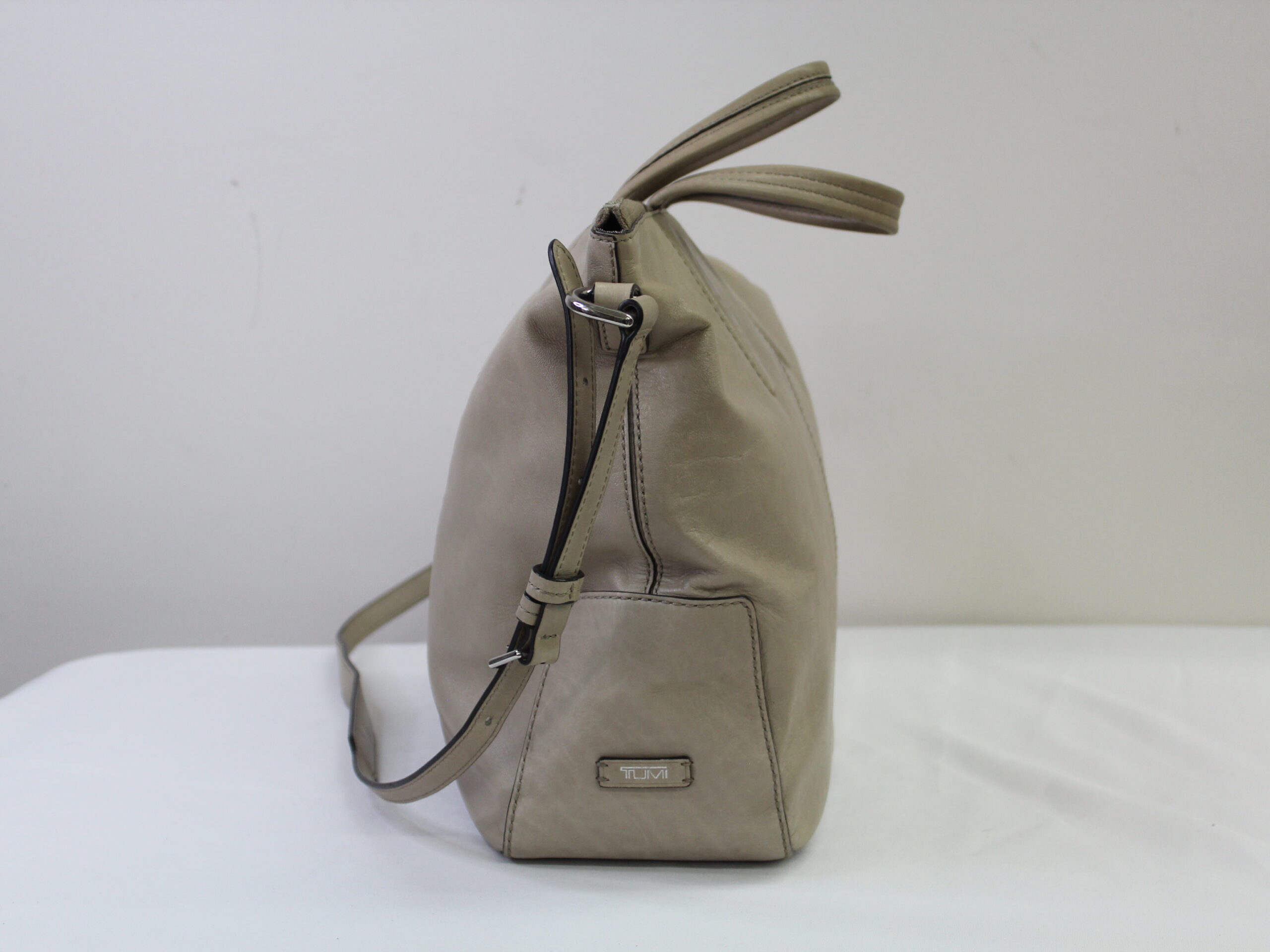 Tumi Vintage Leather Tote with Strap - Image 3