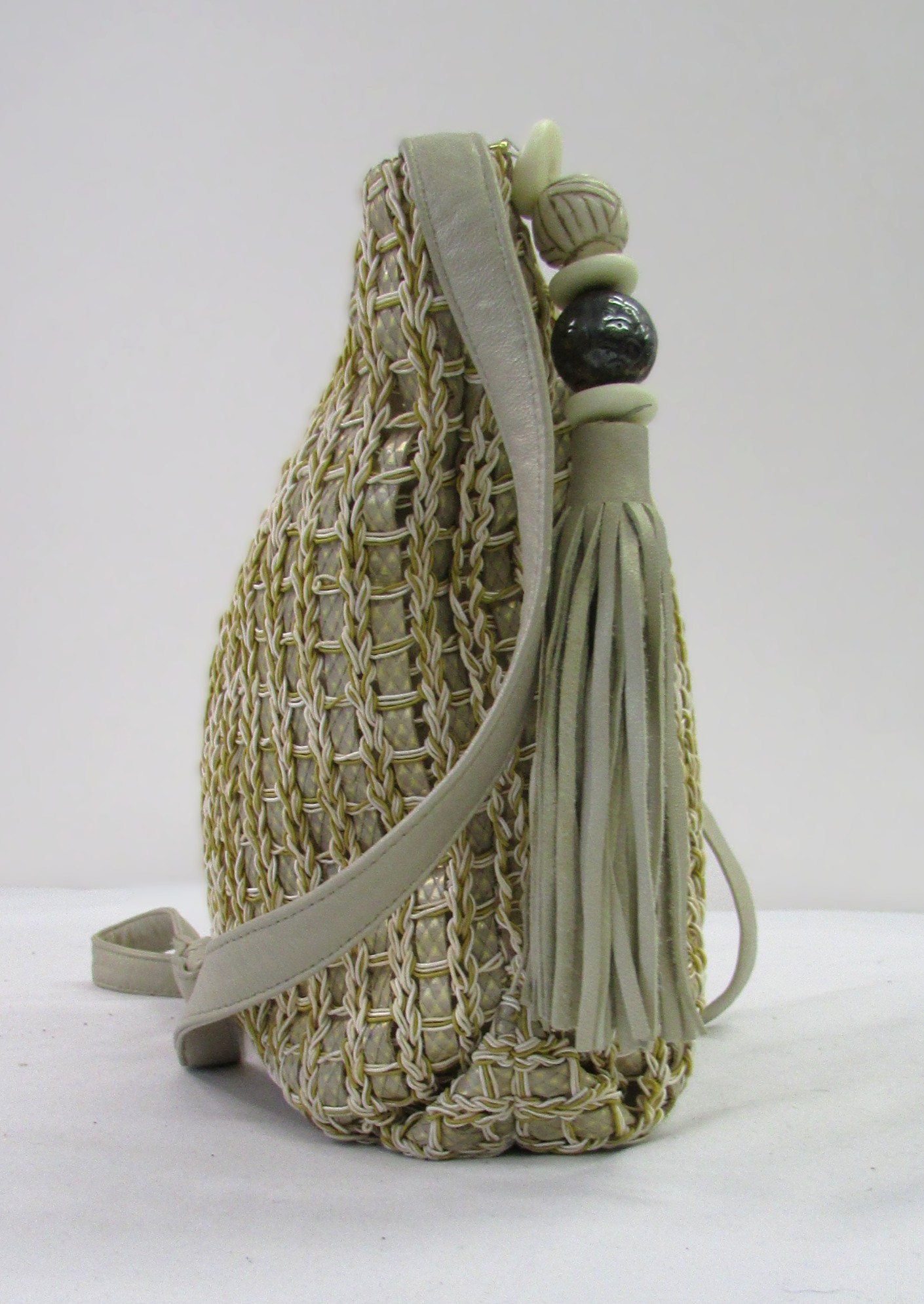 Sharif Vintage Crocheted Crossbody Bag with Tassle and Leather Strap - Image 5