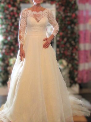 Jasmine Collection Long Sleeve Bridal Gown Size 8