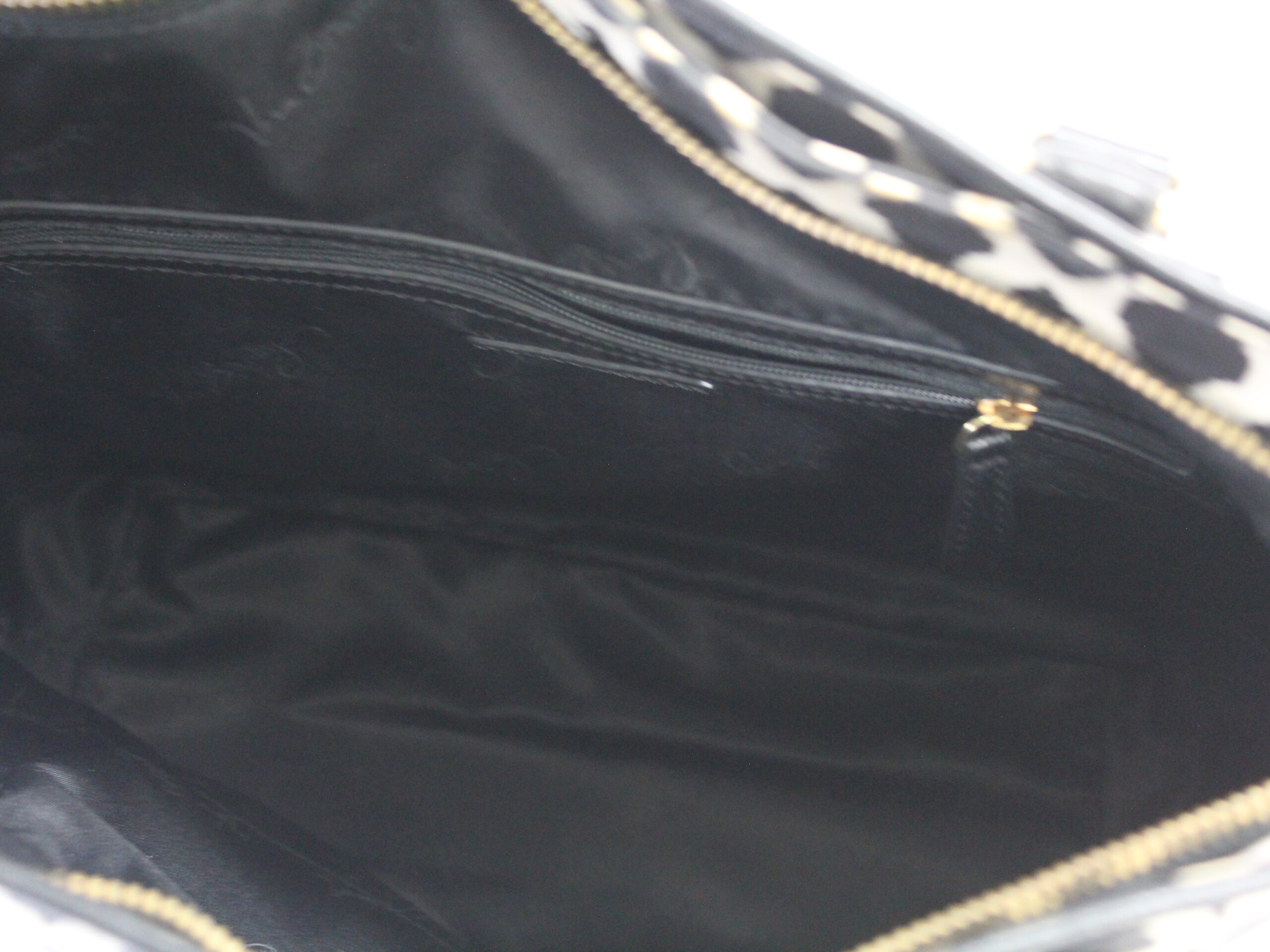 Vera Bradley Vintage Black & White Shoulder Bag - Image 6