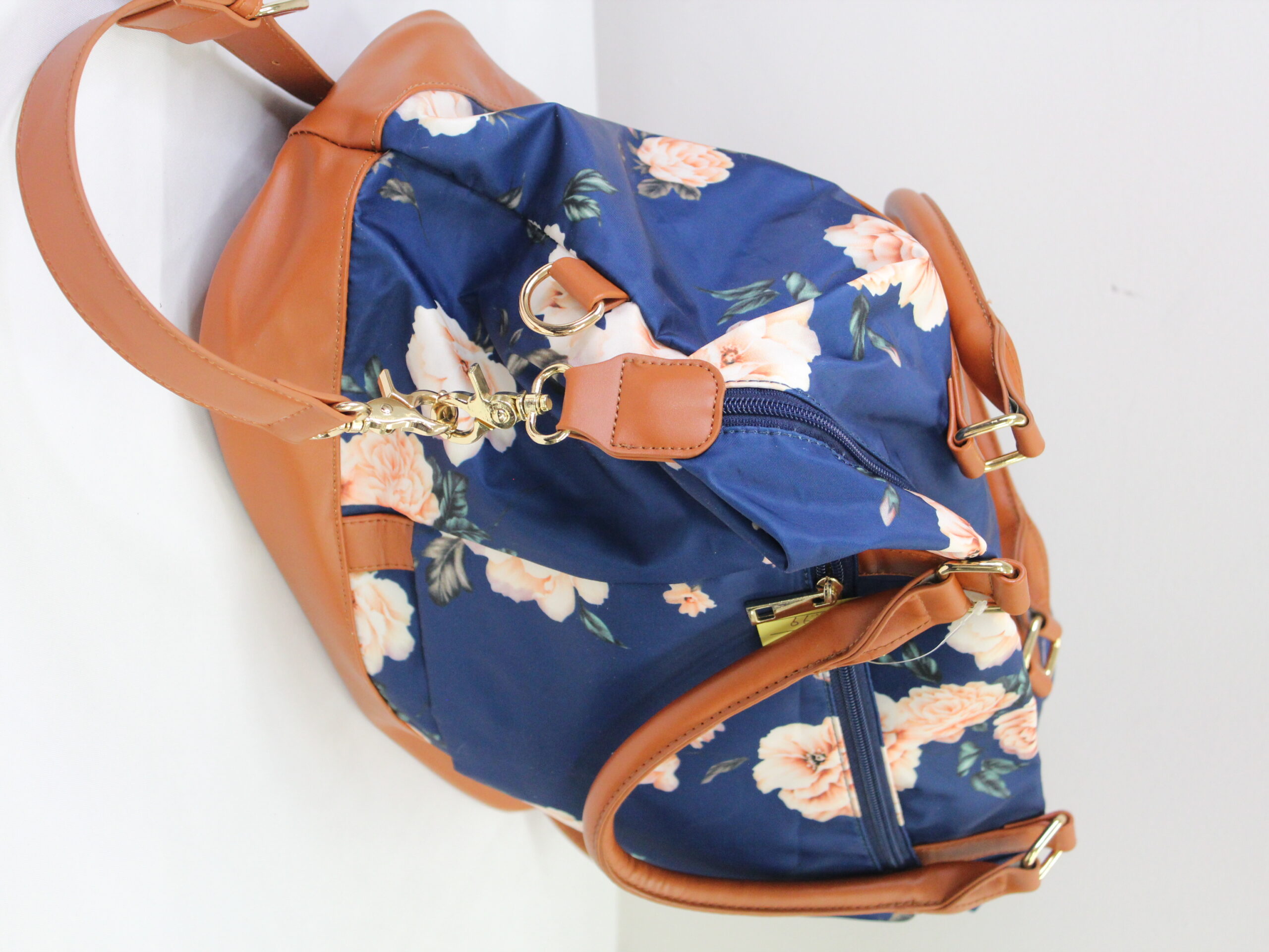 Unbranded Vintage Blue Floral Tote with Strap - Image 3