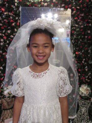 Thomas Short Sleeve Flower Girl Dress w/ Veil Size 12