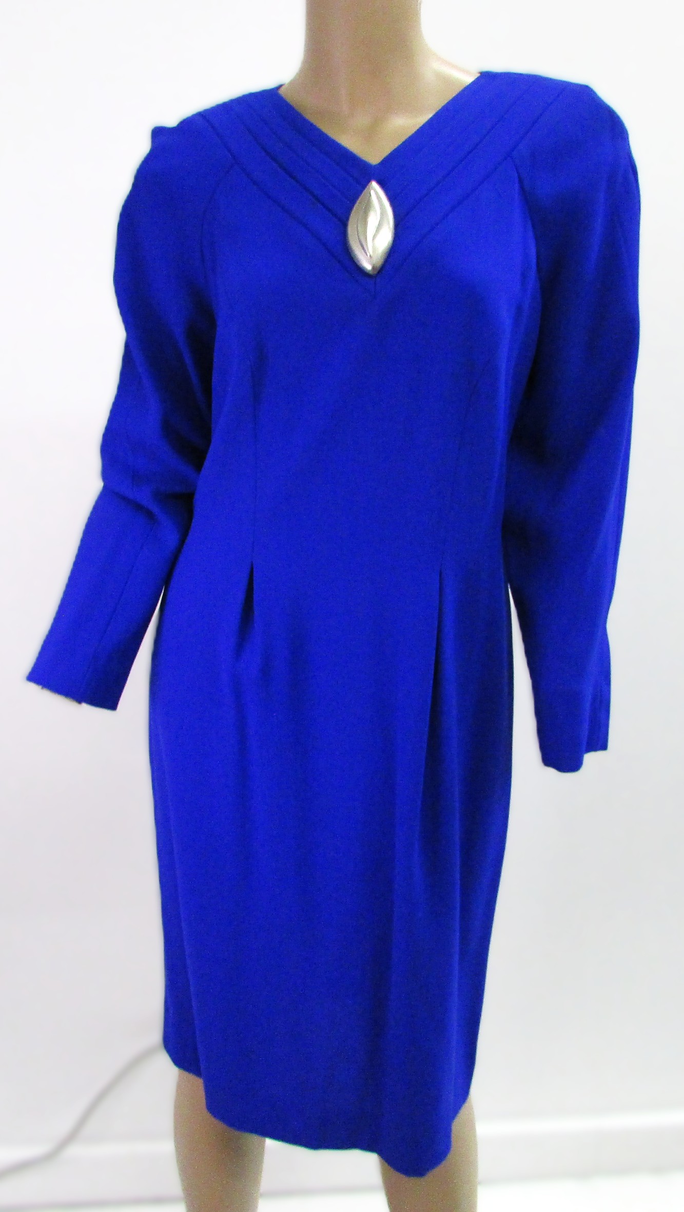 Liz Clariborne Vintage Blue Dress w V-Neck and Brooche Size 10