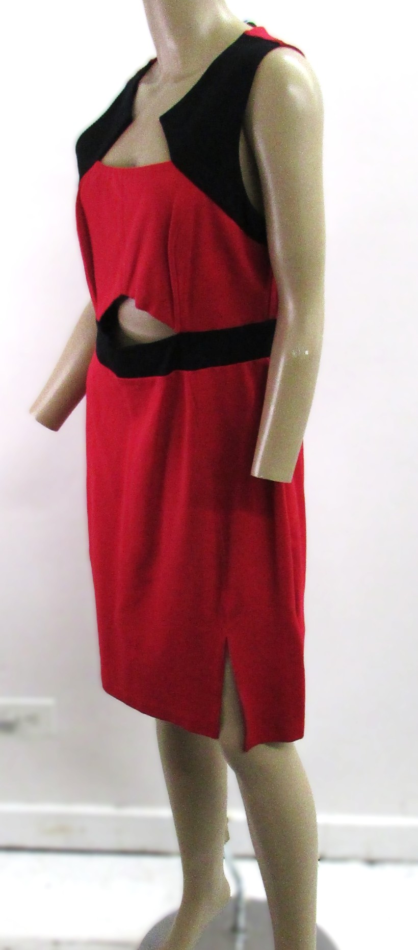 Guess Vintage Sleeveless Red Dress w Cutout at Mid Size 8 - Image 2