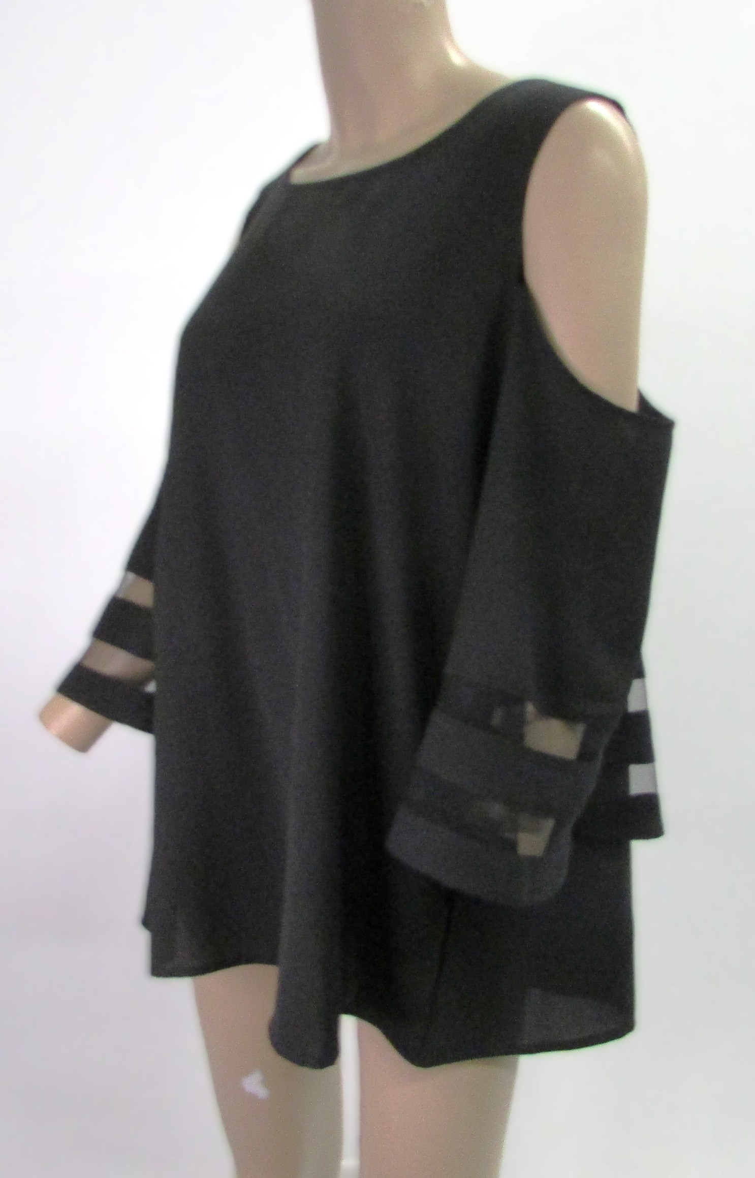 Unbranded Casual Top Black w Cold Shoulders Size XL - Image 2