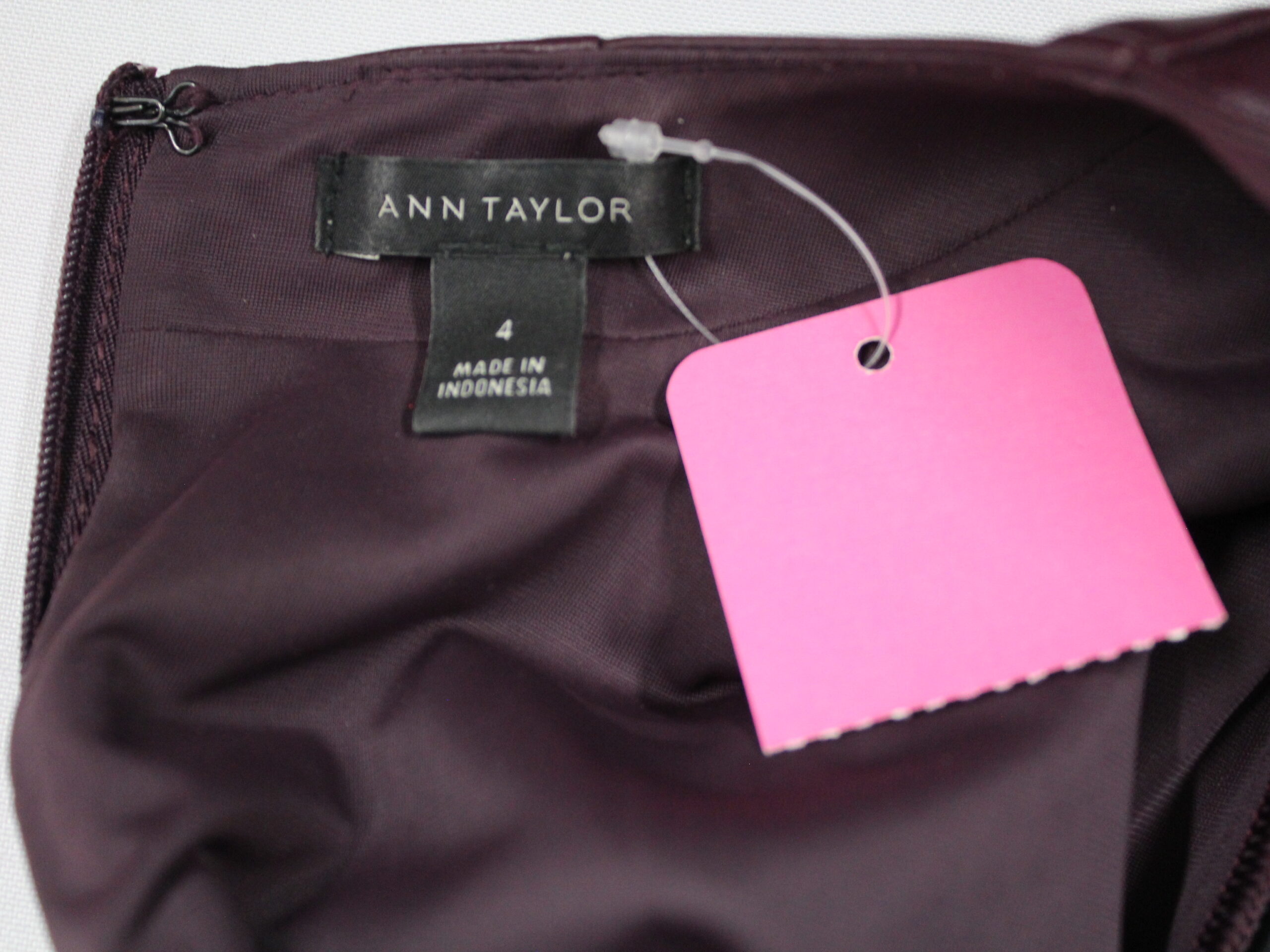 Ann Taylor Vintage Short Sleeve Imitation Leather Dress Size 4 - Image 4