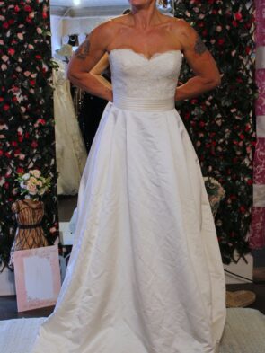 Pronovias Barcelona Ivory Strapless Bridal Gown Size 14