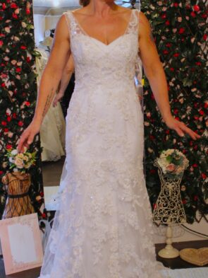 Unbranded Ivory Beaded Lace Bridal Gown Size 10