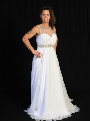 Mori Lee Madeline Gardner White beaded Bridal Gown Size 8