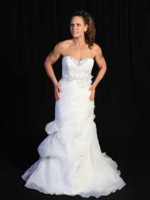 Mori Lee by Madeline Gardner Off White Fit and Flare Lace Back Bridal Gown Size 10