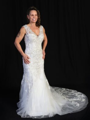 Mori Lee by Madeline Gardner Ivory lace fit and flare Bridal Gown Size 14
