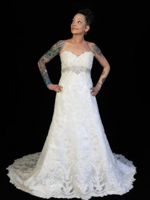 Casablanca Bridal Ivory Lace w Silver Jeweled Bridal Gown Size 11