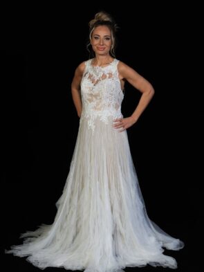 Pronovias Ivory Lace w Carmel Lining Bridal Gown Size 12