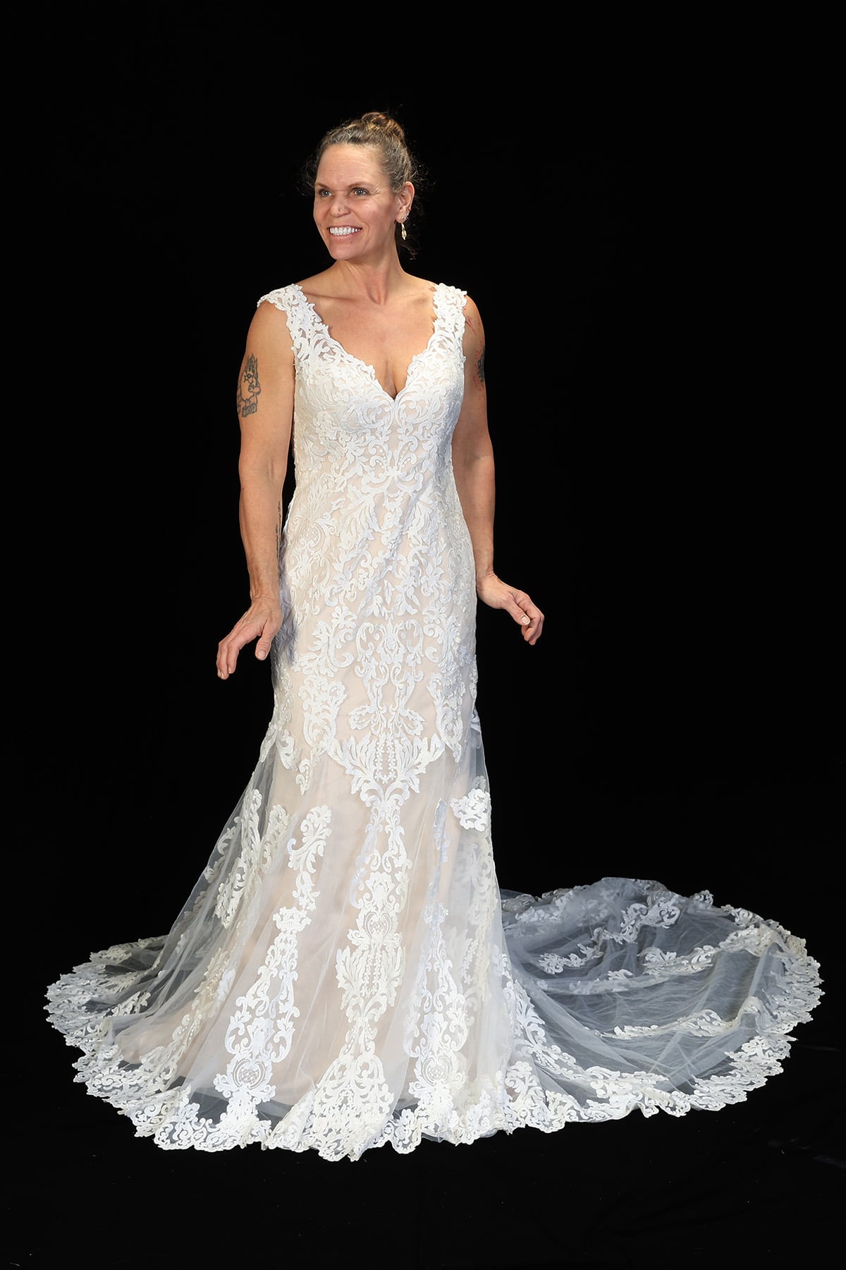 Essence of Austrilia Ivory Lace Bridal Gown Size 12