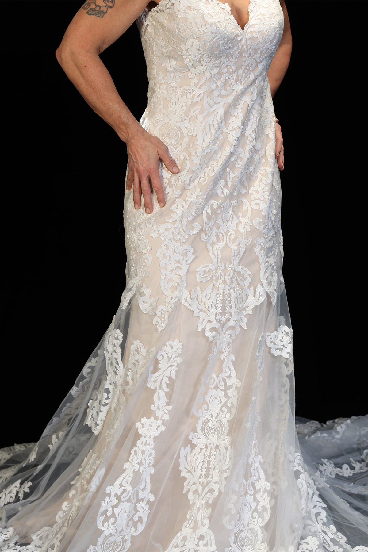 Essence of Austrilia Ivory Lace Bridal Gown Size 12 - Image 3