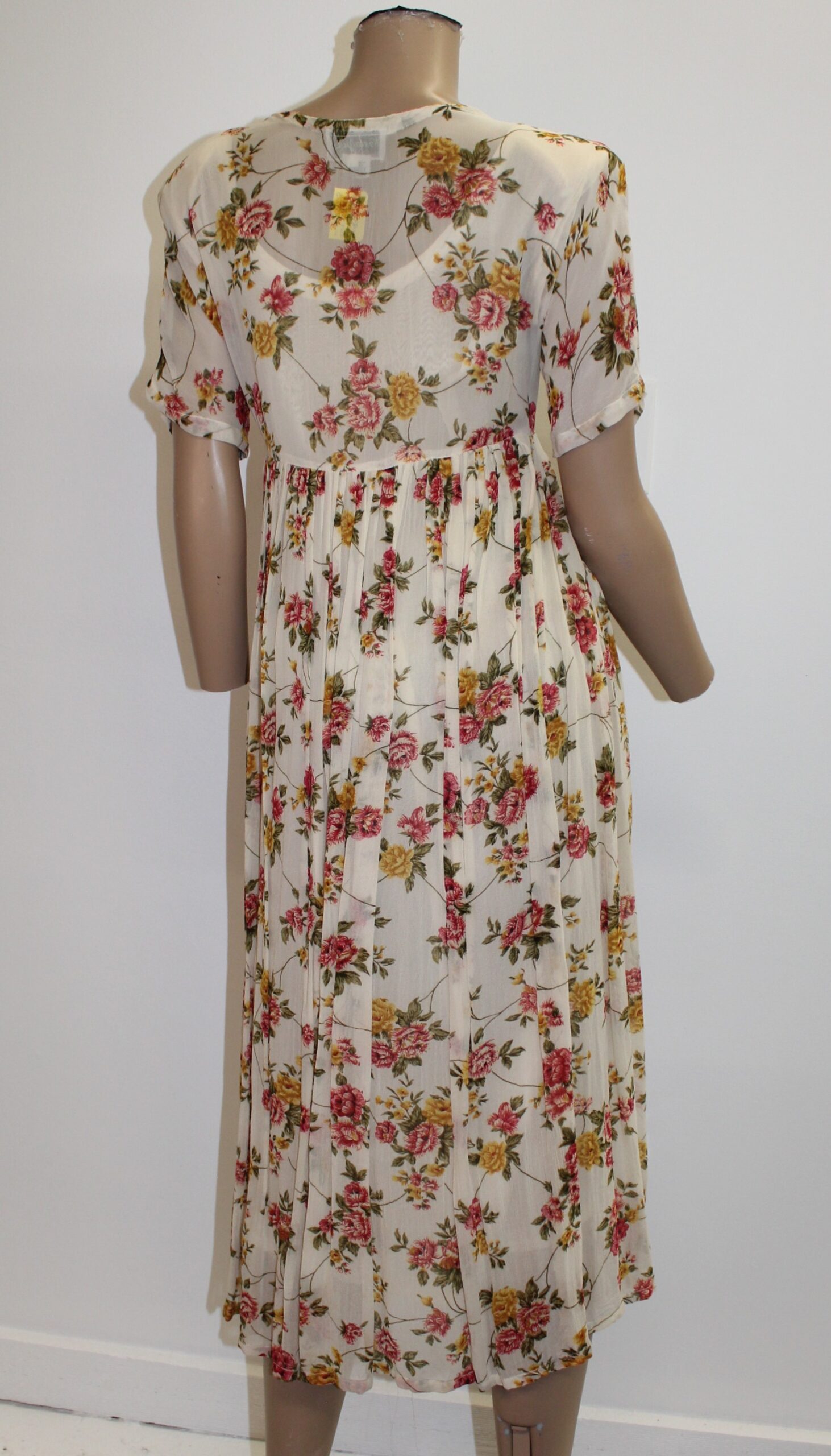 Nostalgia Vintage Long Dress w Floral Print and Pleated Skirt Size 9/10 - Image 4