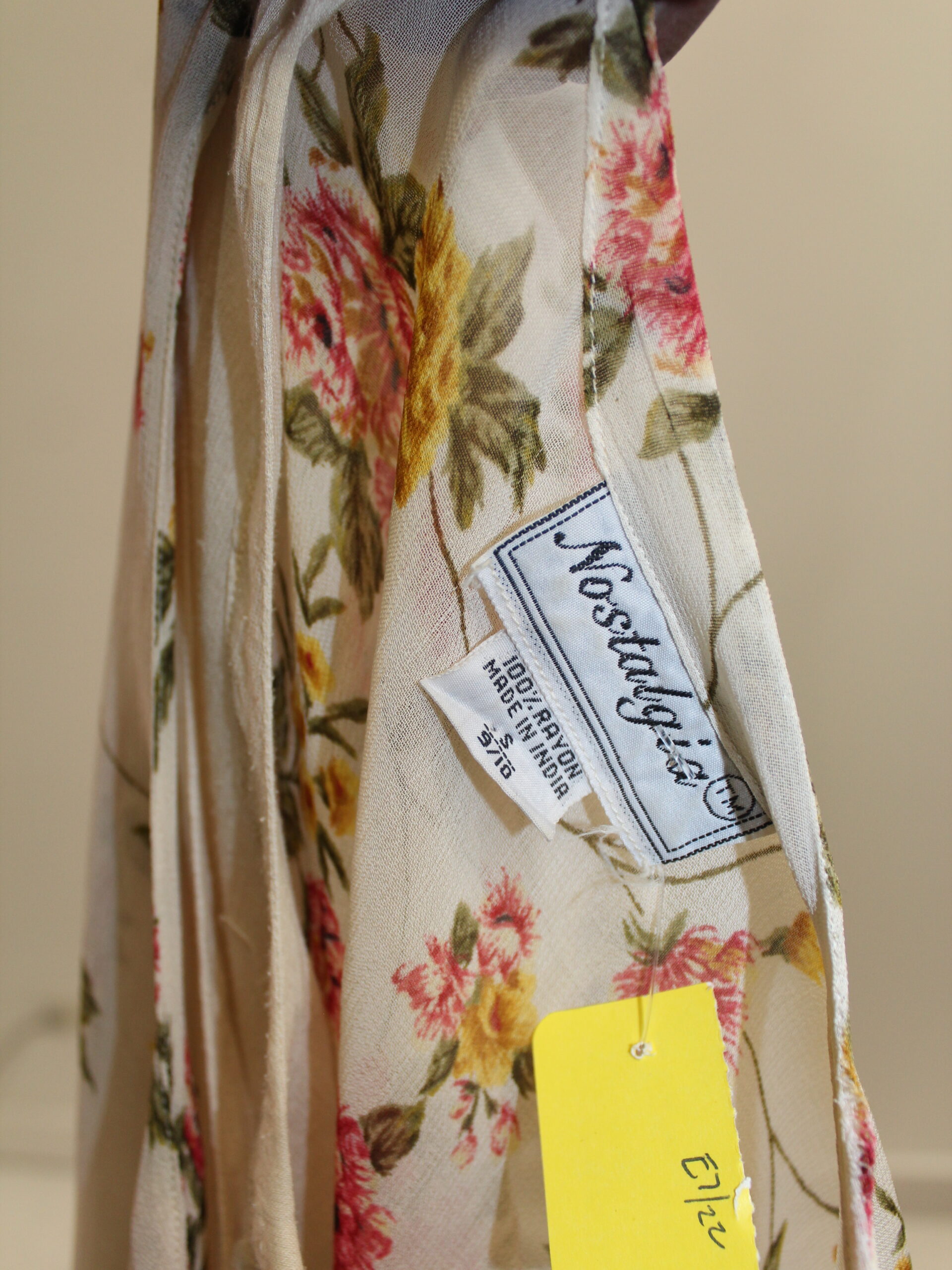 Nostalgia Vintage Long Dress w Floral Print and Pleated Skirt Size 9/10 - Image 5