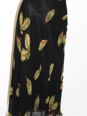 R. J. Collection Vintage Black Skirt w Leaf Print Size L